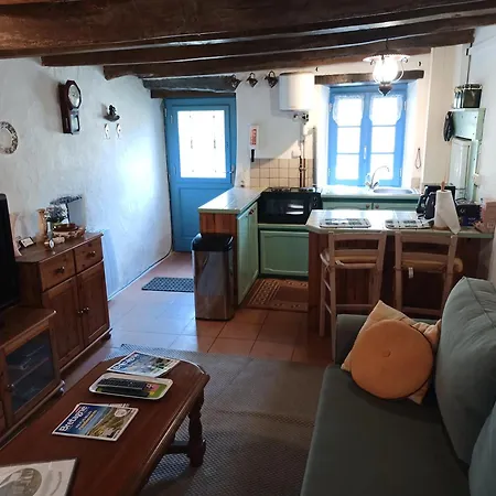 La Maison De Poupee Gite Cosy Monts D'Arree Bretagne Berrien Exterior photo