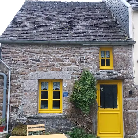 La Maison De Poupee Gite Cosy Monts D'Arree Bretagne Berrien Exterior photo