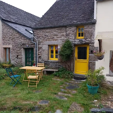 La Maison De Poupee Gite Cosy Monts D'Arree Bretagne Berrien Exterior photo