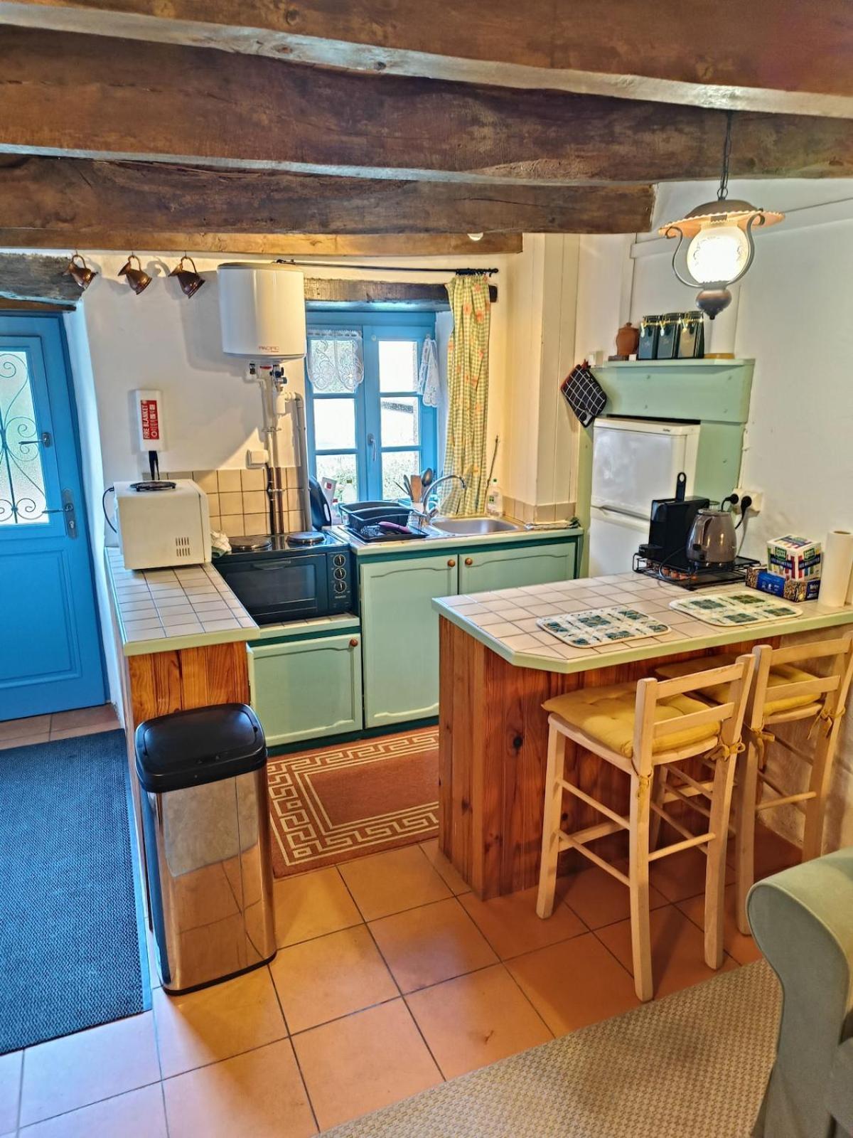 Holiday home La Maison De Poupee Cosy Monts D'arree Bretagne *